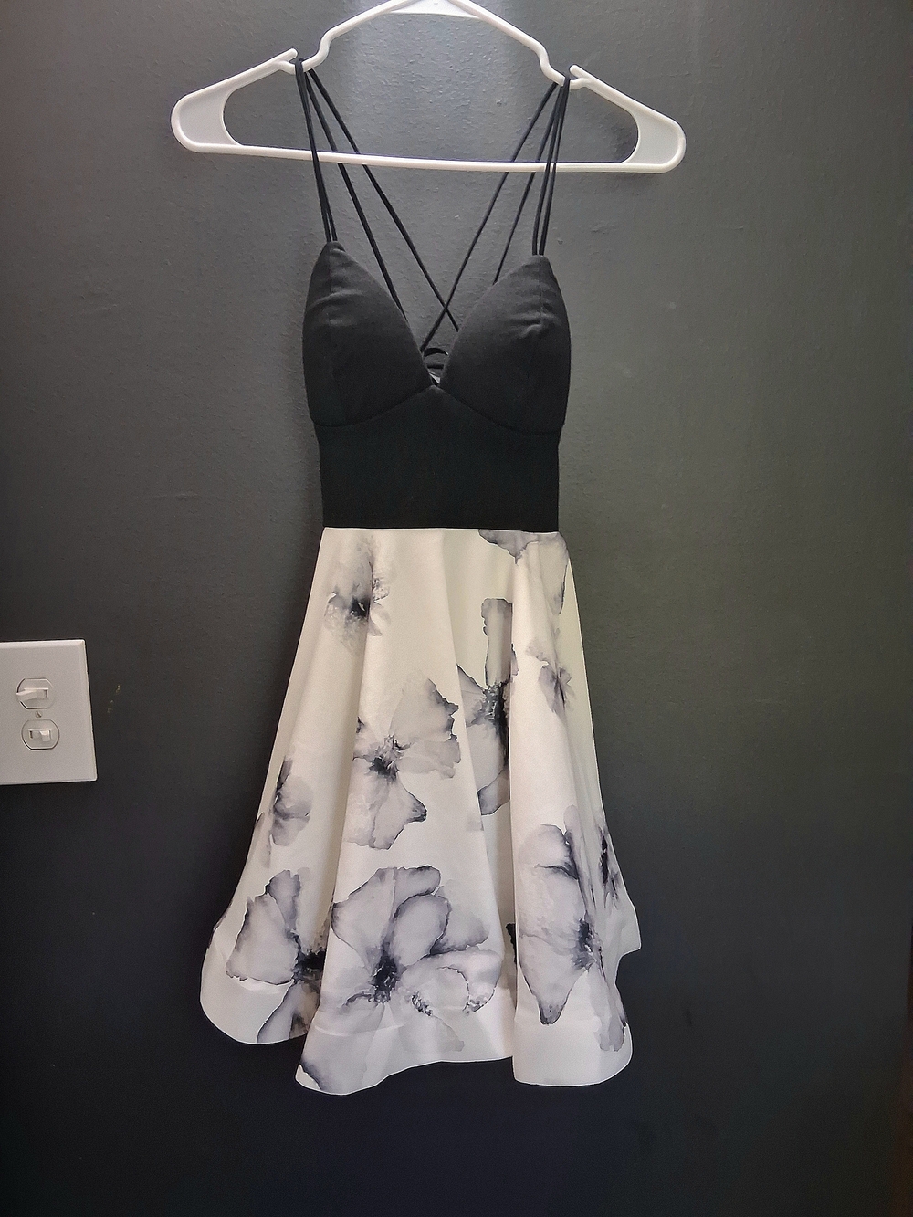 Hello Molly Black Bodice White Floral Fit & Flare Mini Dress